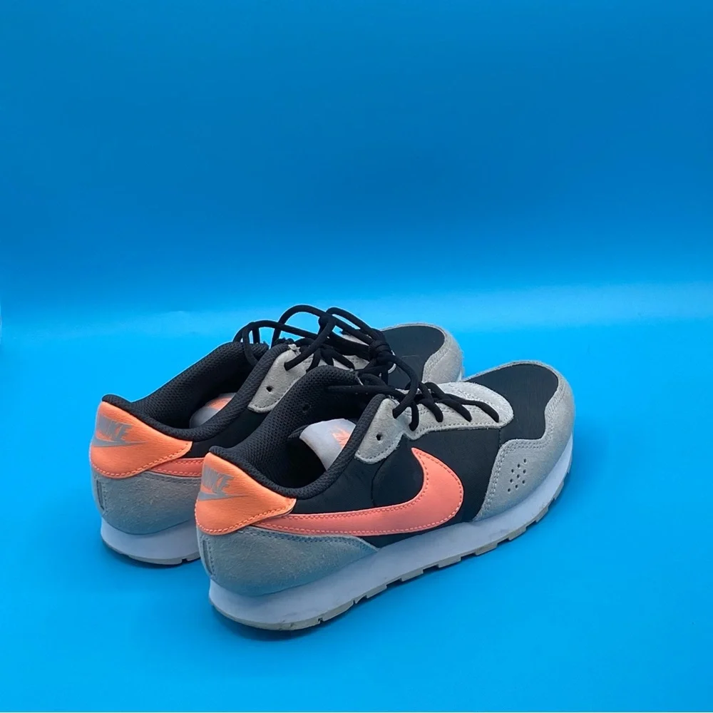Nike Venture Runner Sneaker‎